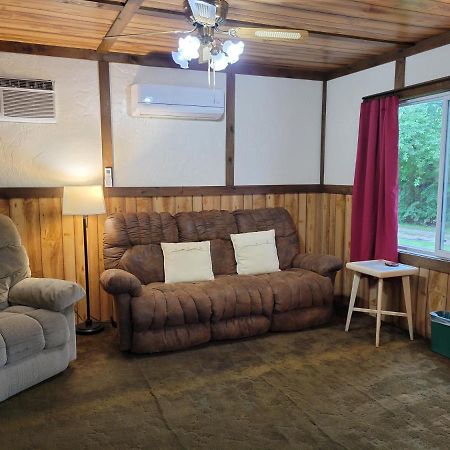 Little River Inn Motel Leon Bagian luar foto
