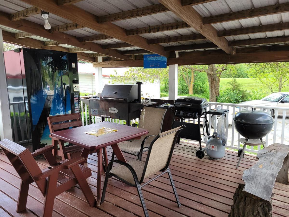 Little River Inn Motel Leon Bagian luar foto