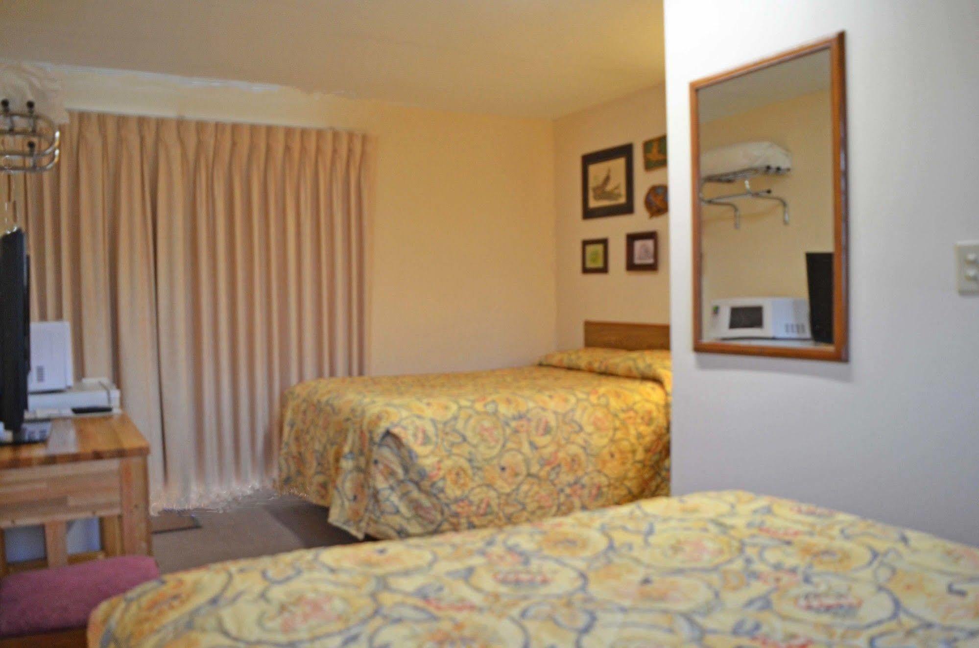 Little River Inn Motel Leon Bagian luar foto