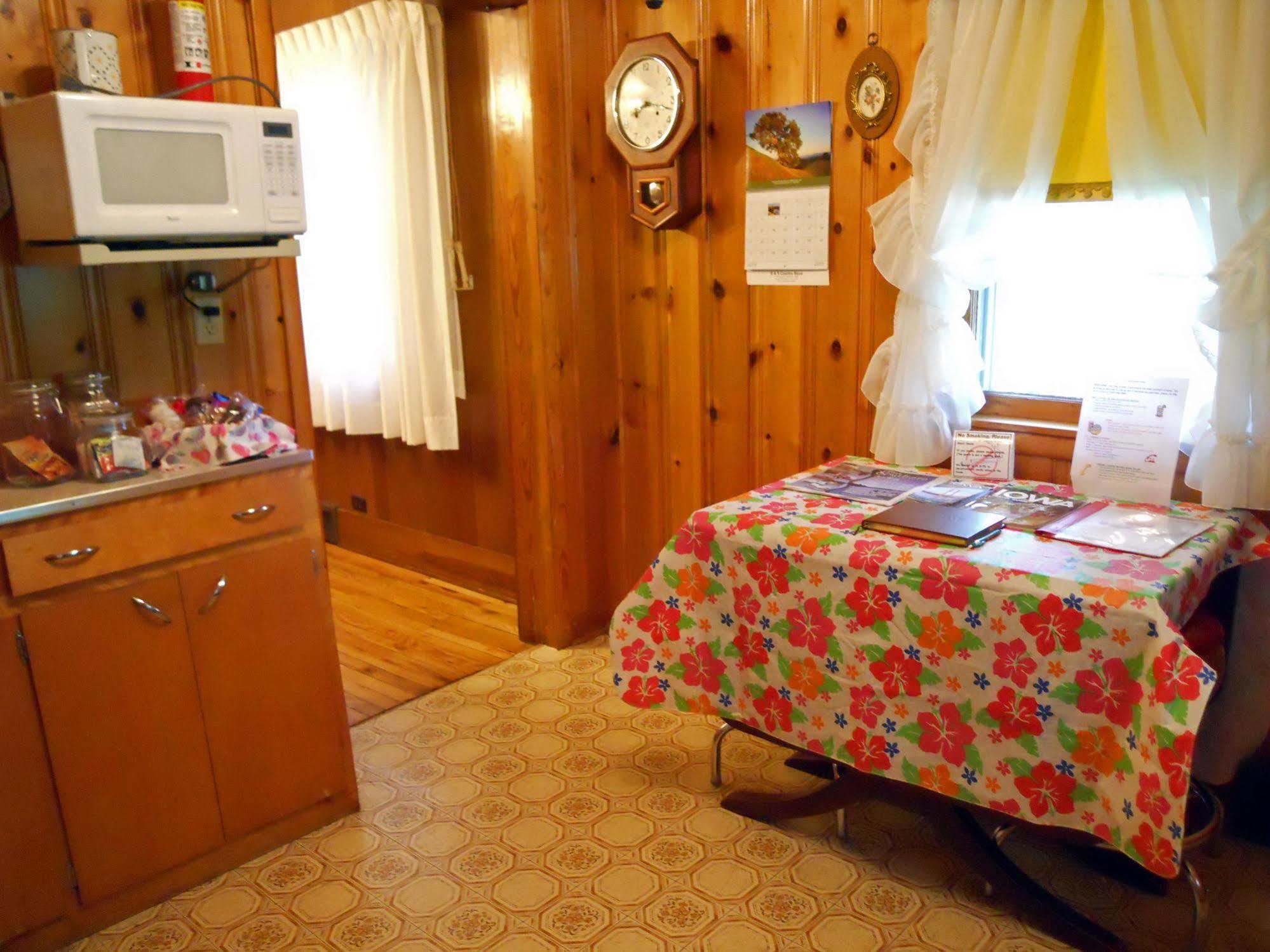 Little River Inn Motel Leon Bagian luar foto