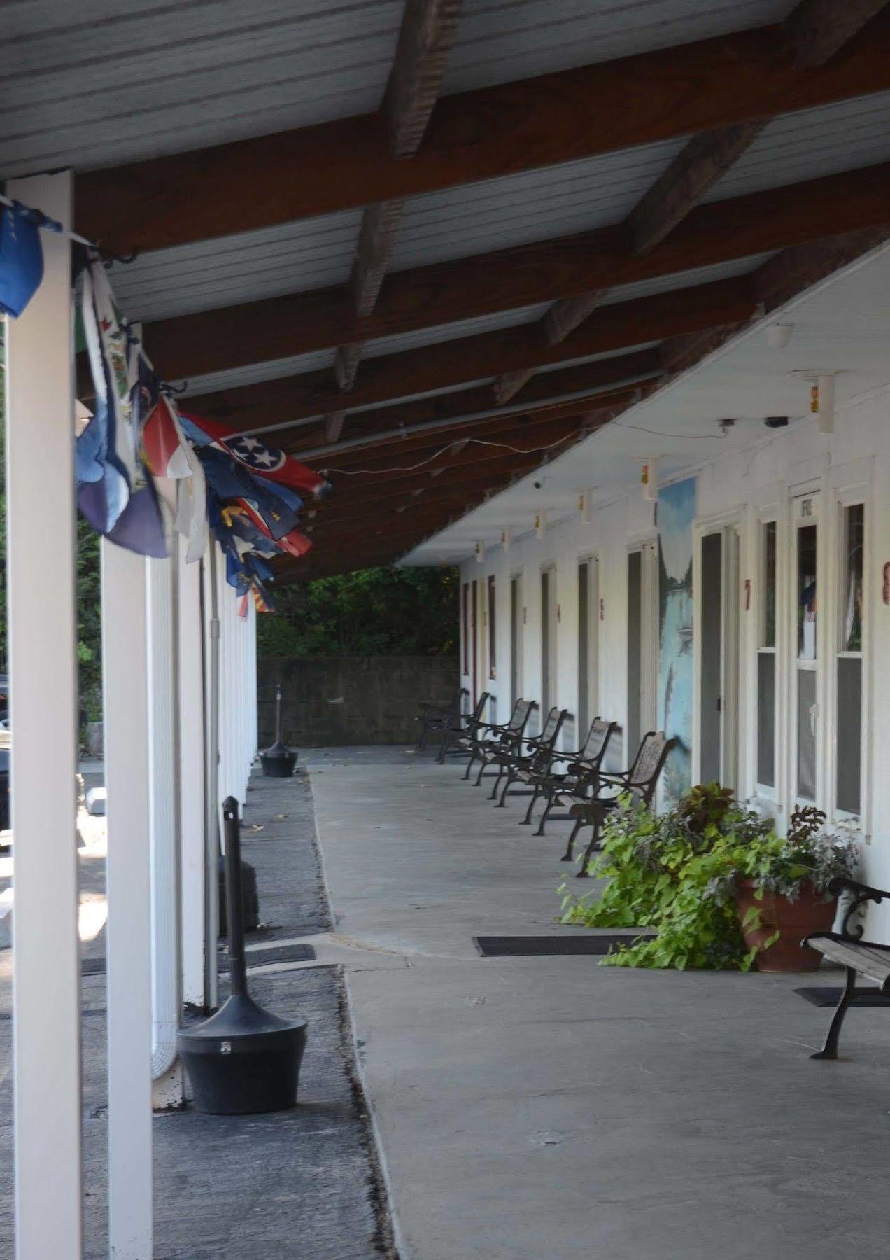 Little River Inn Motel Leon Bagian luar foto