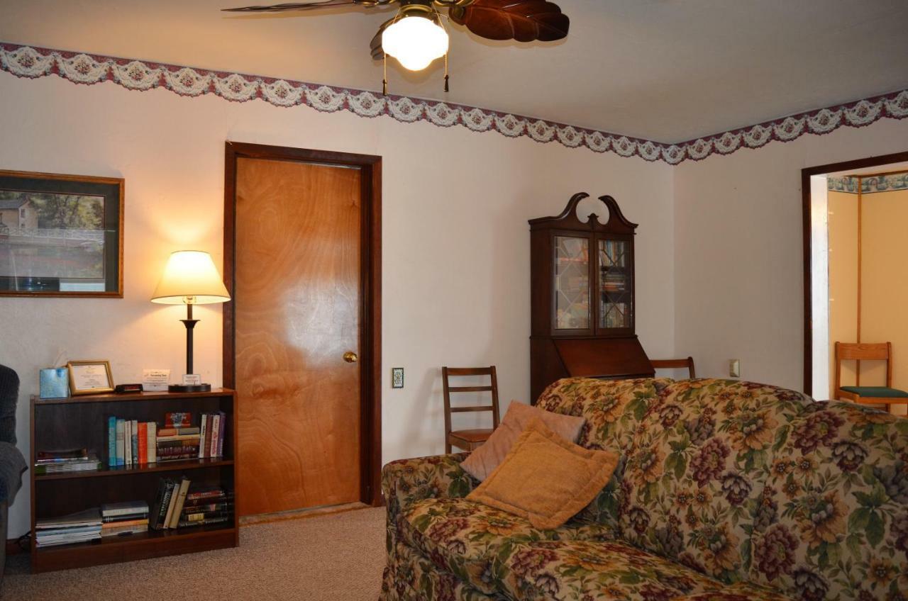 Little River Inn Motel Leon Bagian luar foto