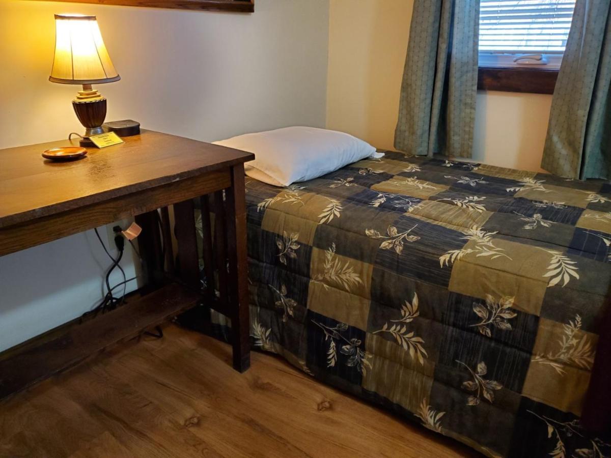 Little River Inn Motel Leon Bagian luar foto