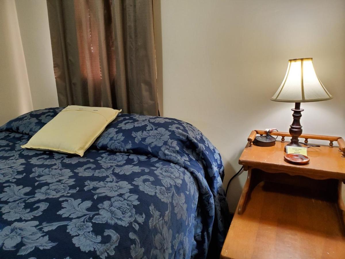 Little River Inn Motel Leon Bagian luar foto